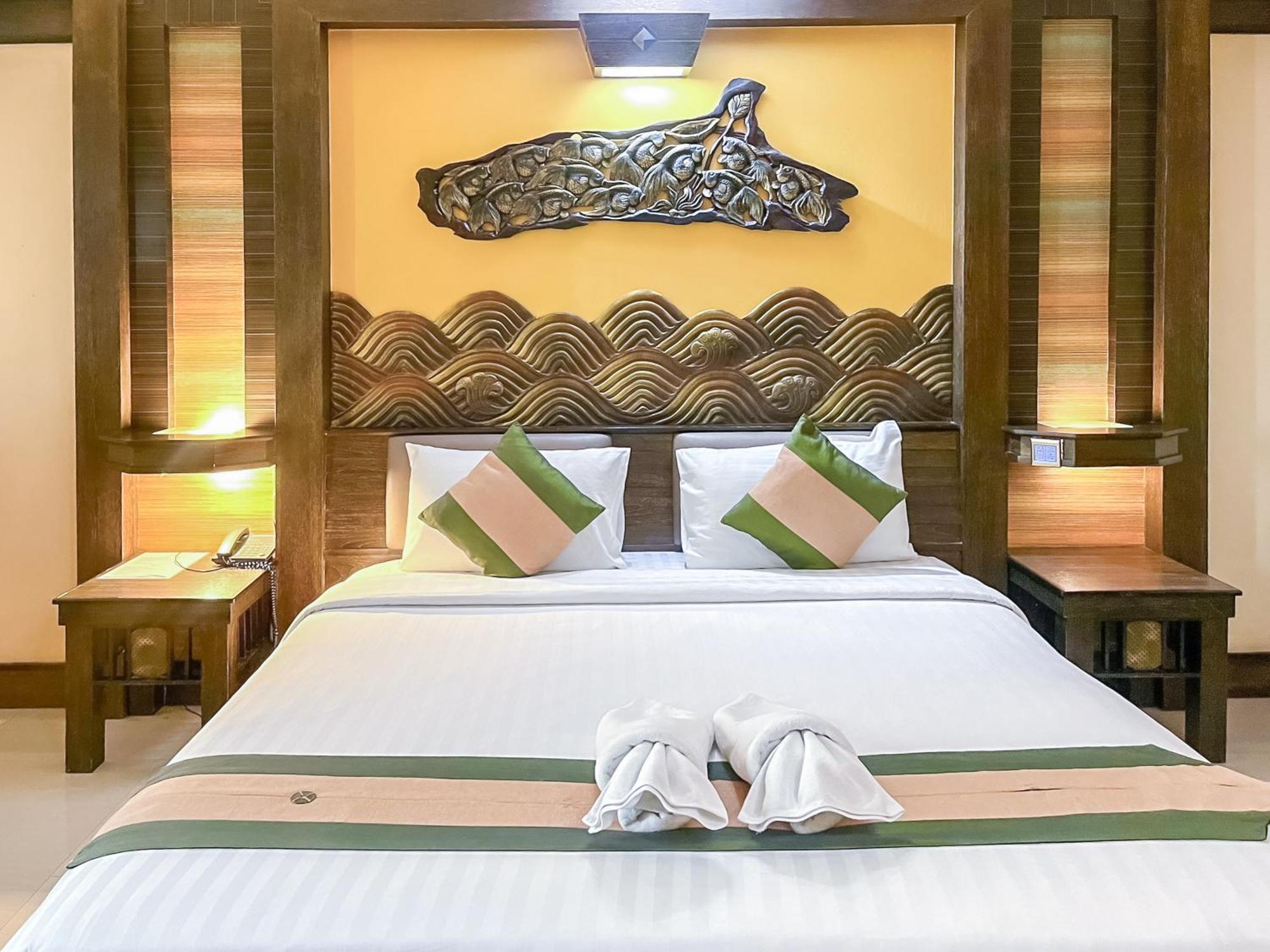 Ruean Phae Royal Park Hotel Phitsanulok Exterior foto