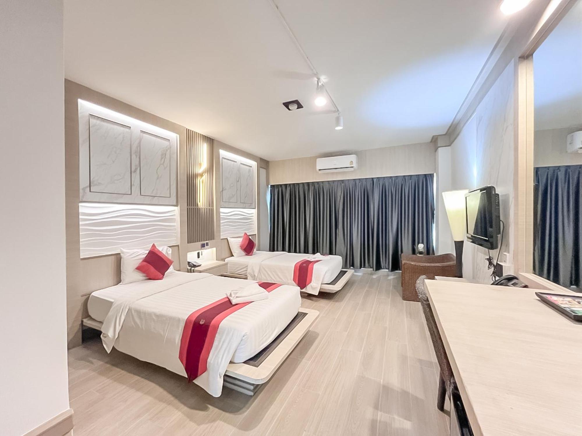 Ruean Phae Royal Park Hotel Phitsanulok Exterior foto